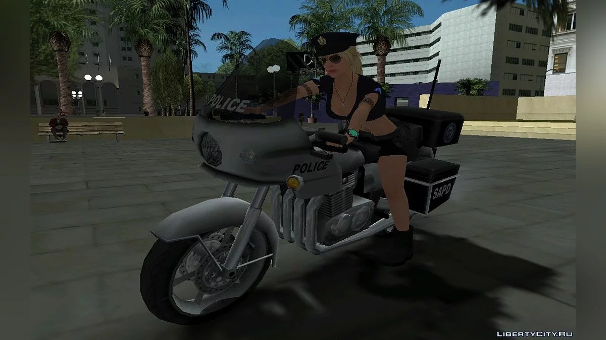 Tracey De Santa dari GTA 5 dalam bentuk polisi V1 / GTA San Andreas