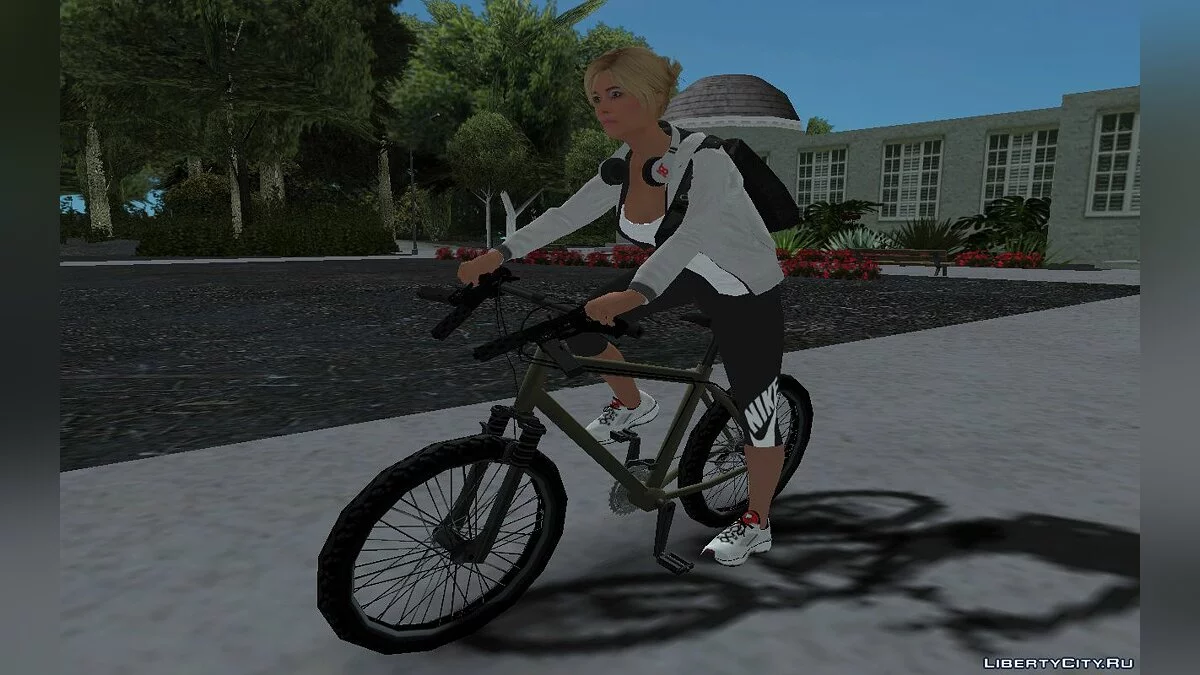 Tracey De Santa dari GTA 5 dalam setelan olahraga V2 / GTA San Andreas