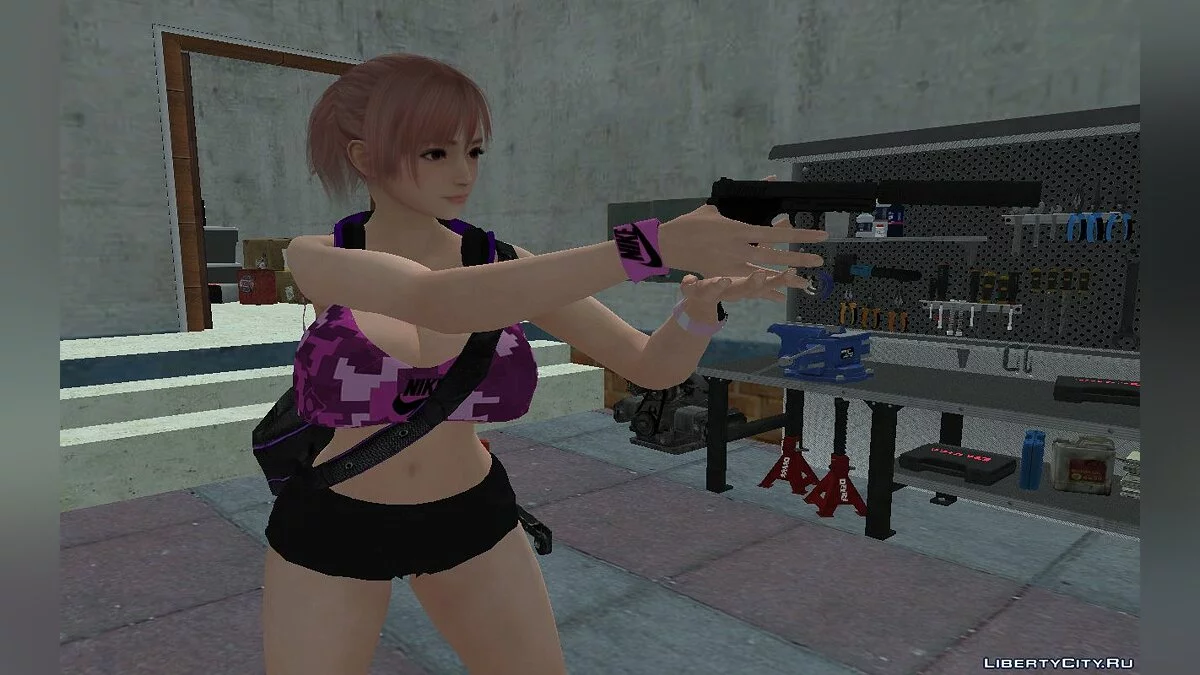 Honoka im Fitnessstudio (Ich bin ein Kämpfer) / GTA San Andreas