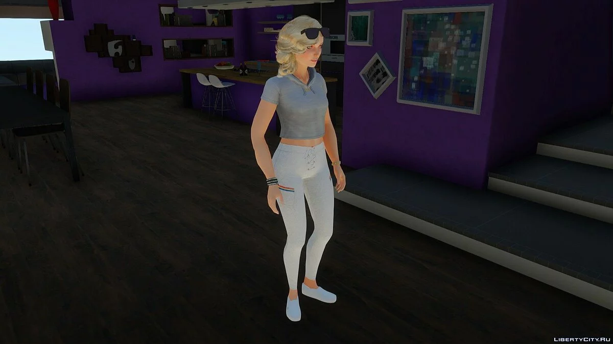 لانا في ملابس رياضية من Sims 4 / جي تي إيه سان أندرياس