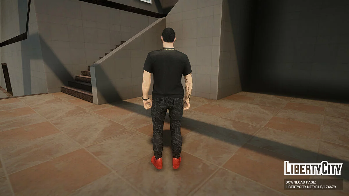 Fashionable man in Versace / GTA San Andreas