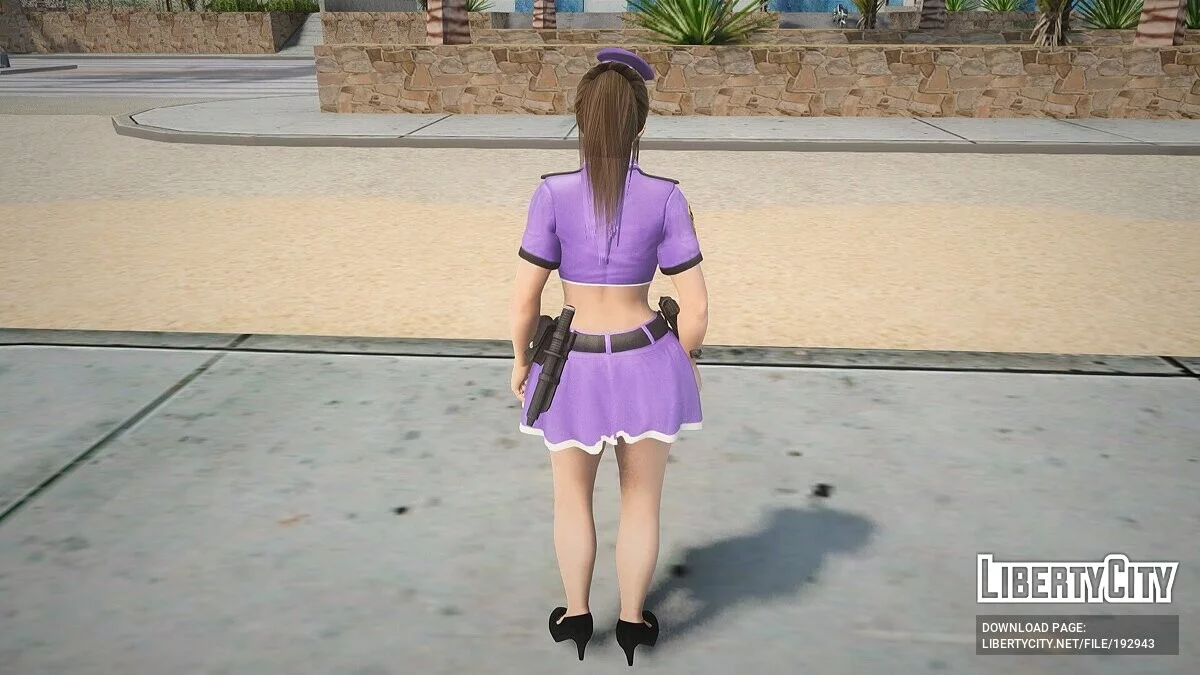 穿警察制服的Hitomi / GTA San Andreas