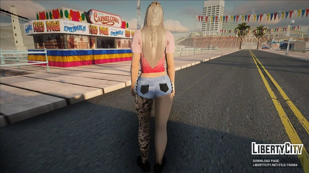 Blondine mit Tätowierungen / GTA San Andreas
