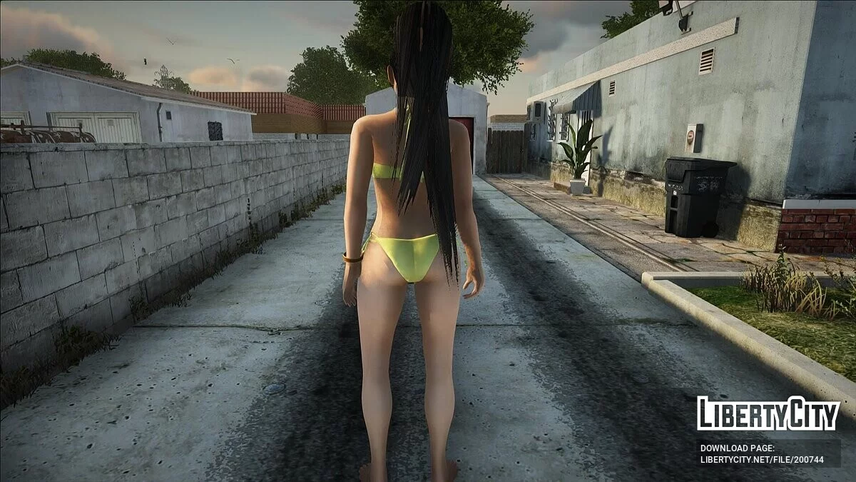 Momiji dengan Baju Renang Kuning / GTA San Andreas