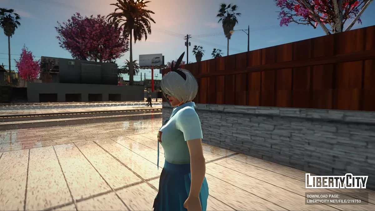 2B de NieR: Automata en uniforme scolaire indonésien / GTA San Andreas
