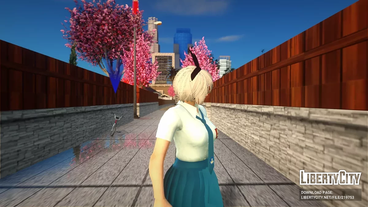 2B de NieR: Automata en uniforme scolaire indonésien / GTA San Andreas
