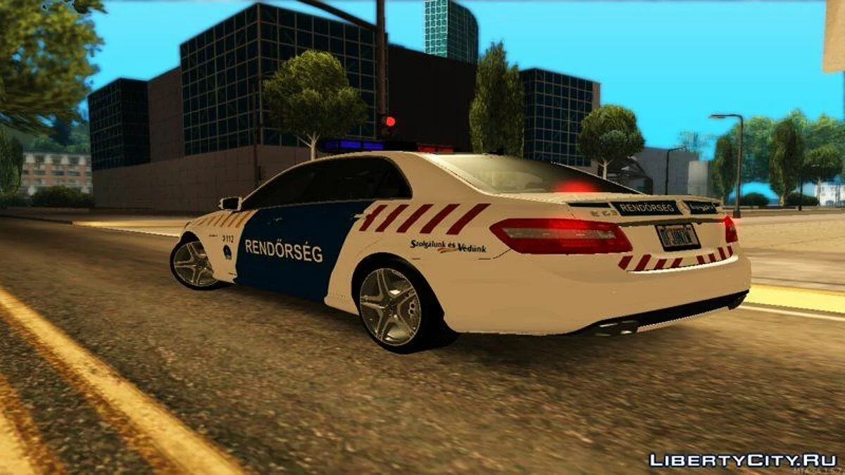 Mercedes Benz E63 - الشرطة المجرية / جي تي إيه سان أندرياس