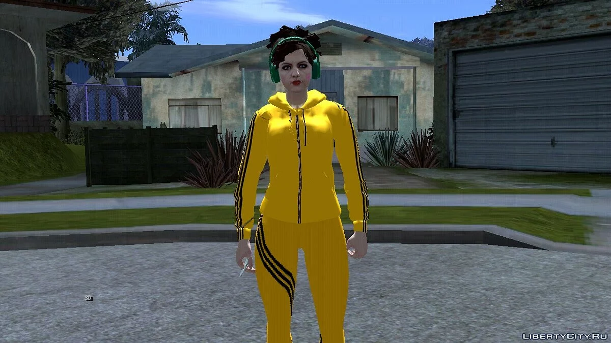 Random Female Skin from GTA Online (In Adidas Tracksuit) / GTA San Andreas (iOS, Android)