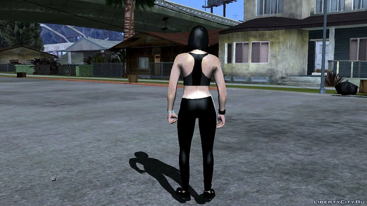 Zufälliger weiblicher Skin aus GTA Online (Asiatin im Sportanzug) / GTA San Andreas (iOS, Android)