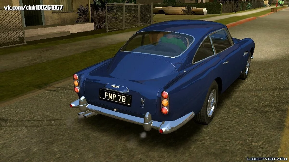 Aston Martin DB5 Agente 007 / GTA San Andreas (iOS, Android)