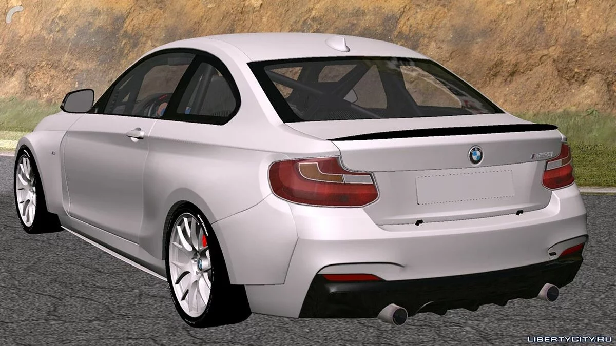 宝马 M235I / GTA San Andreas (iOS, Android)