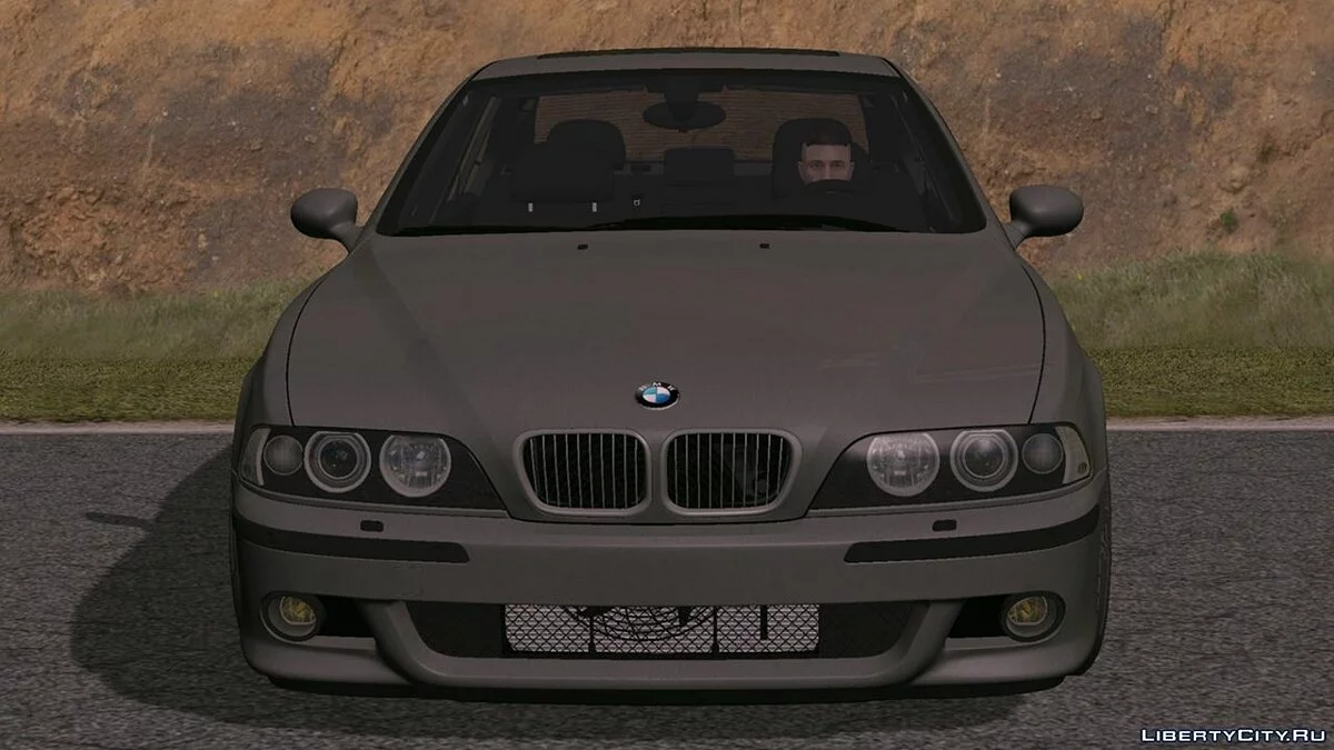 BMW M5 / GTA San Andreas (iOS, Android)