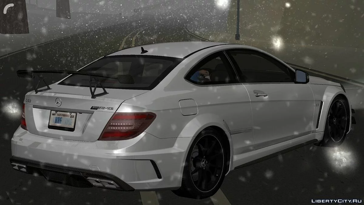 梅赛德斯-奔驰 C63 / GTA San Andreas (iOS, Android)