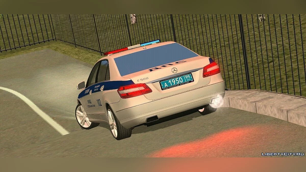 Mercedes-Benz E500 w212 restyling "Police" / GTA San Andreas (iOS, Android)