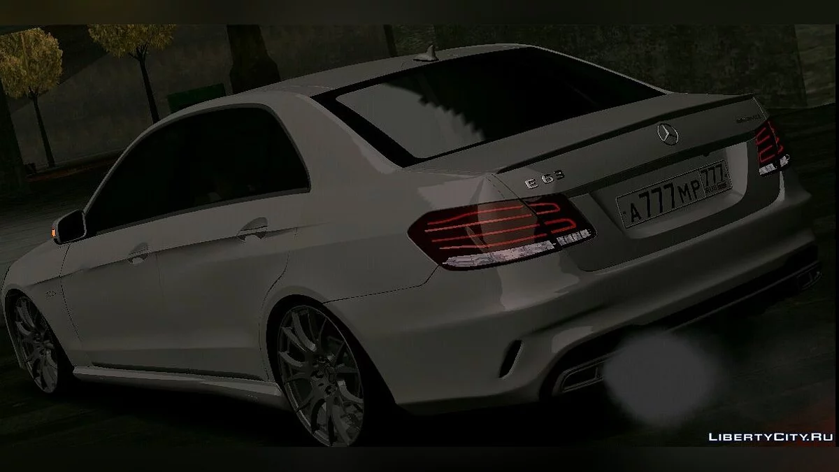 Mercedes-Benz E63 AMG v2 (DFF uniquement) / GTA San Andreas (iOS, Android)