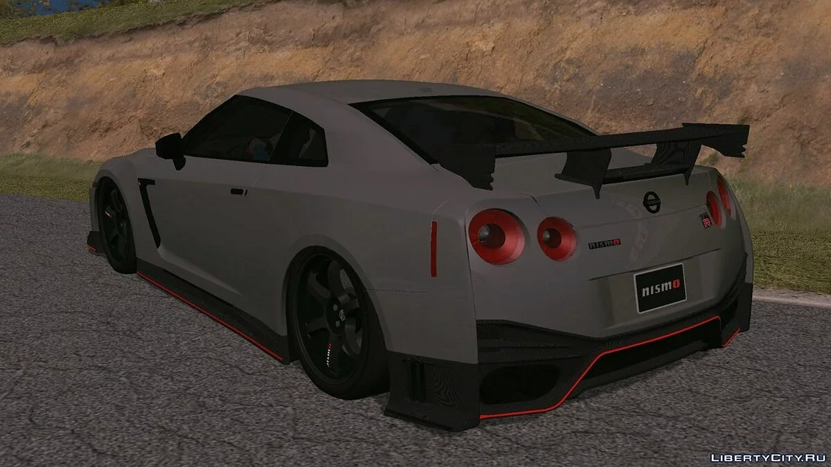 Nissan GTR R35 / GTA San Andreas (iOS, Android)