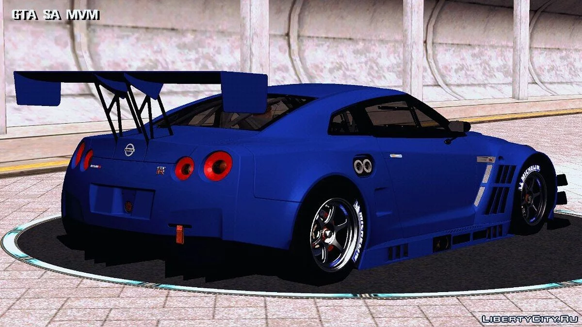Nissan GTR R35 / GTA San Andreas (iOS, Android)