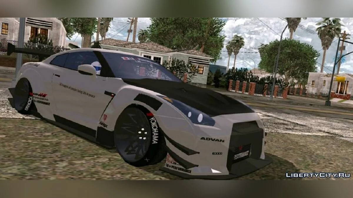 Nissan GTR R35 / GTA San Andreas (iOS, Android)