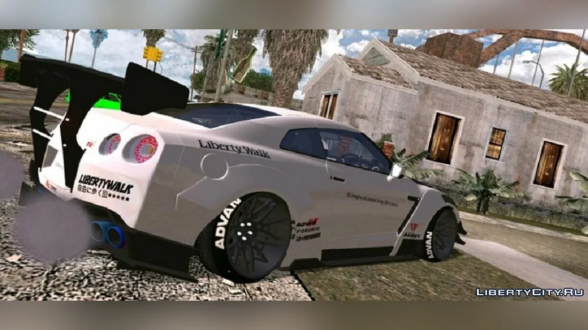 Nissan GTR R35 / GTA San Andreas (iOS, Android)