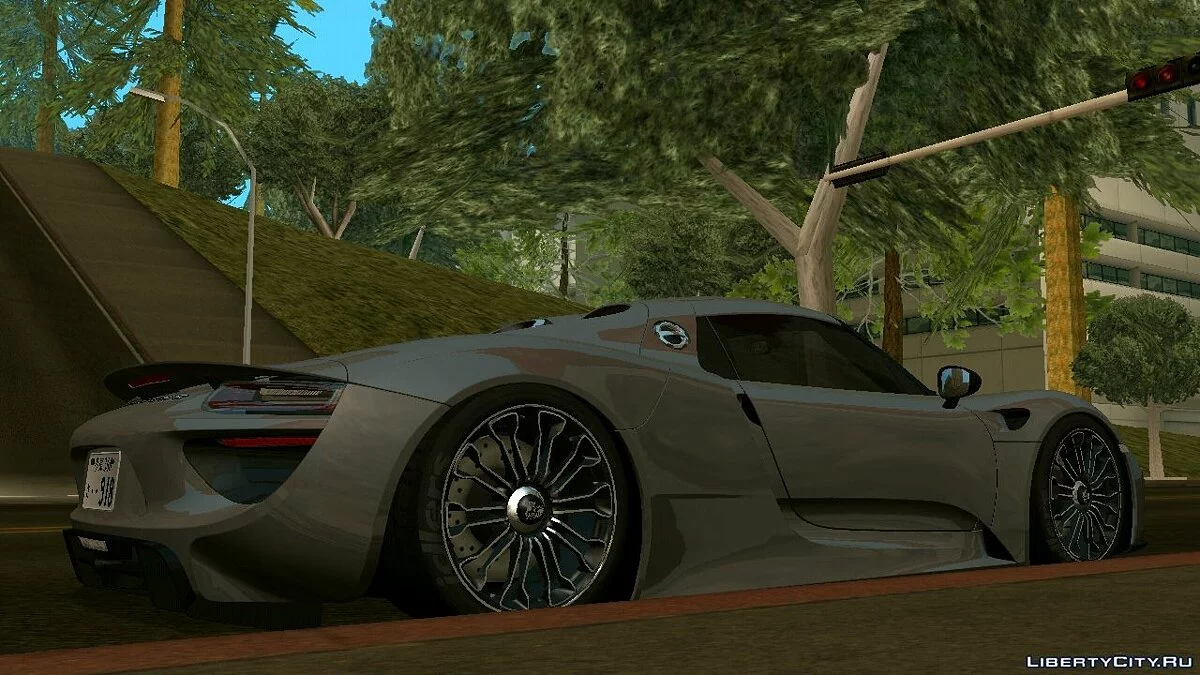 Porsche 918 spyder '13 (DFF uniquement) / GTA San Andreas (iOS, Android)