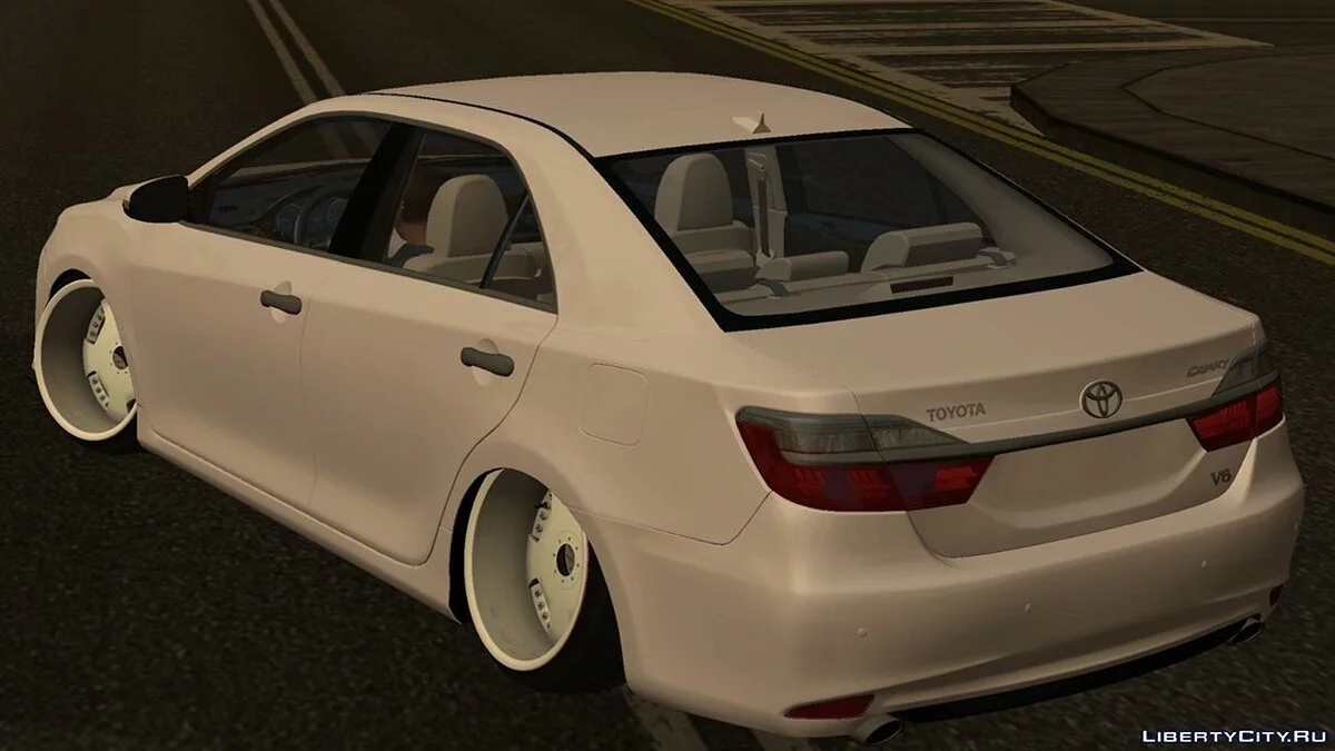 تويوتا كامري v55 / GTA سان أندرياس (iOS، أندرويد)