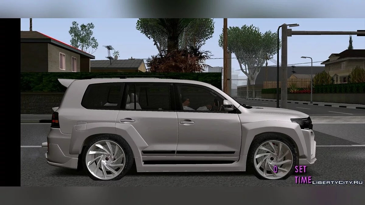 تويوتا لاند كروزر / GTA سان أندرياس (iOS، أندرويد)
