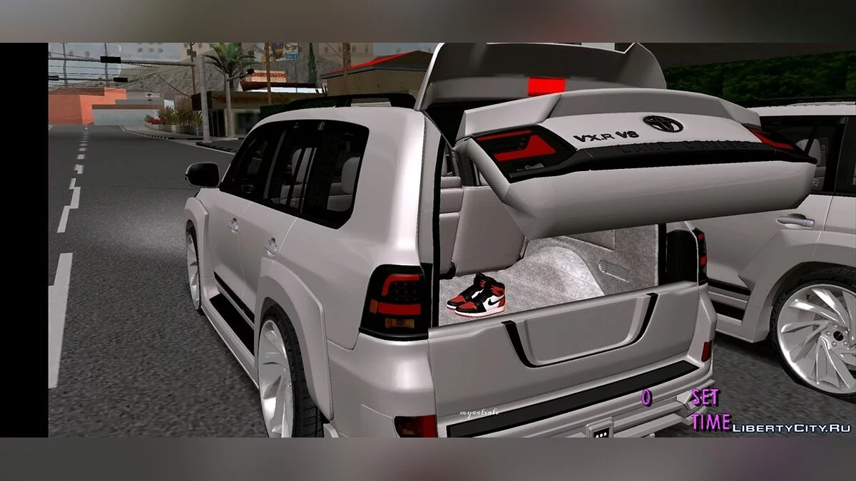 تويوتا لاند كروزر / GTA سان أندرياس (iOS، أندرويد)