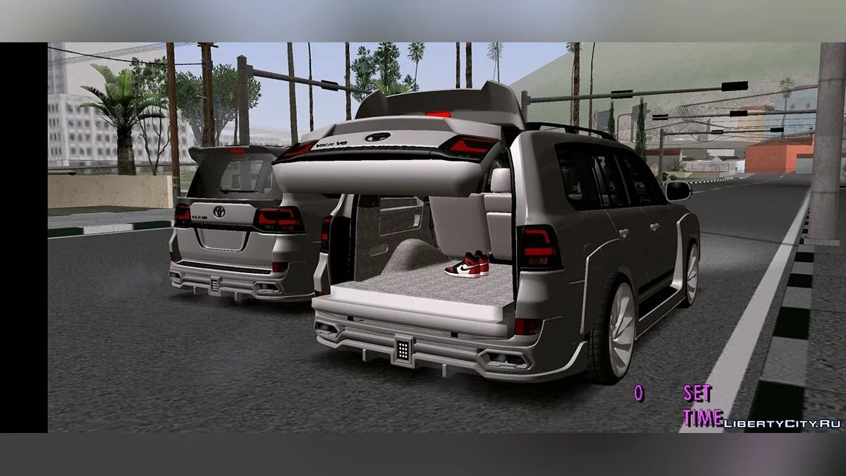 تويوتا لاند كروزر / GTA سان أندرياس (iOS، أندرويد)