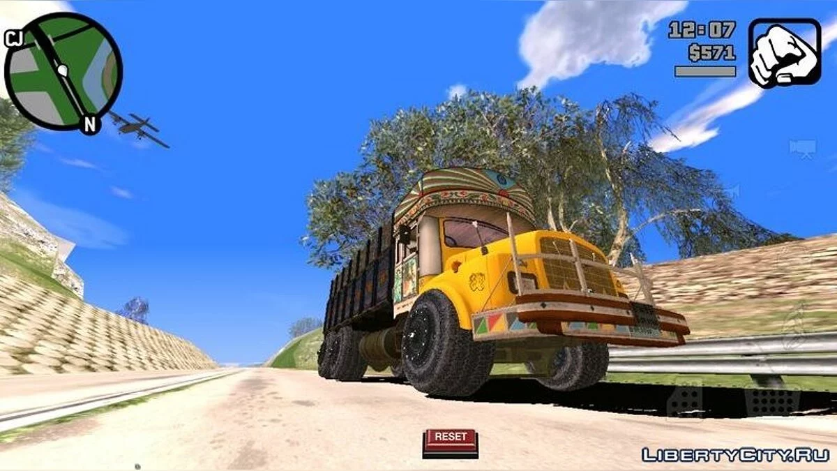 Caminhão indiano Tata / GTA San Andreas (iOS, Android)