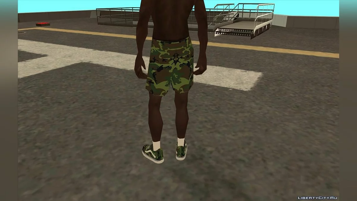Bmybe в шортах Nike и кроссовках Vans / GTA San Andreas